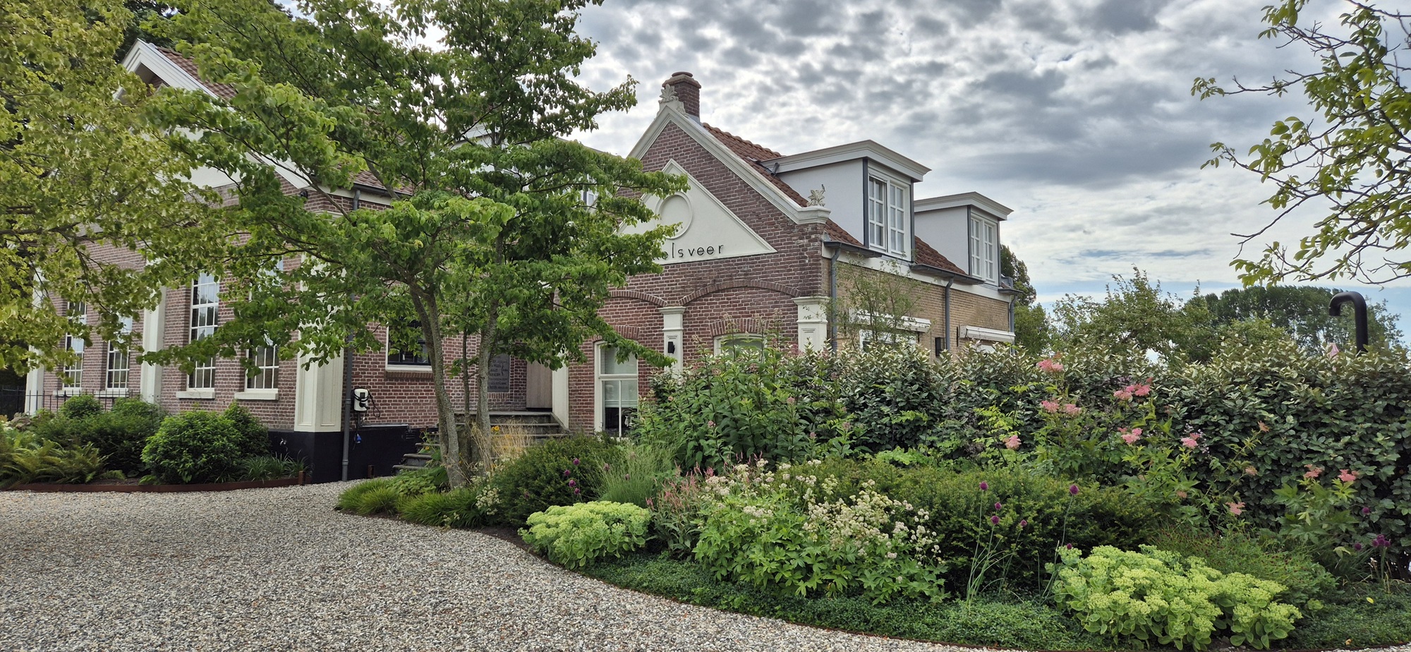 Tuinaanleg Oud-Beijerland hovenier Hoeksche Waard